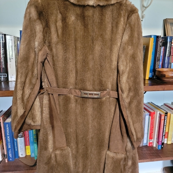 Vintage Luxury leather and faux fur jacket. Women's medium - Picture 7 of 10